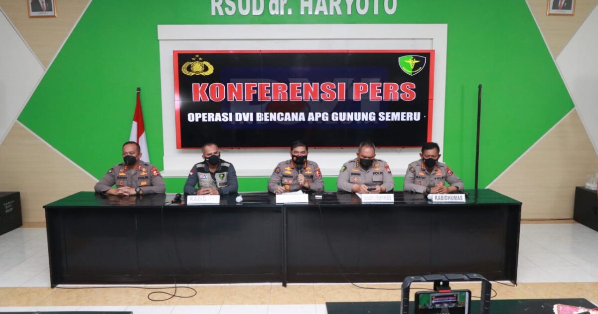 Tim Dvi Mabes Polri Kembali Identifikasi Jenazah Korban Semeru