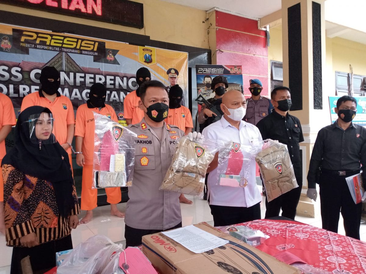 POLRES MAGETAN GELAR PRESS RELEASE TINDAK PIDANA PENIPUAN DAN PENCURIAN ...